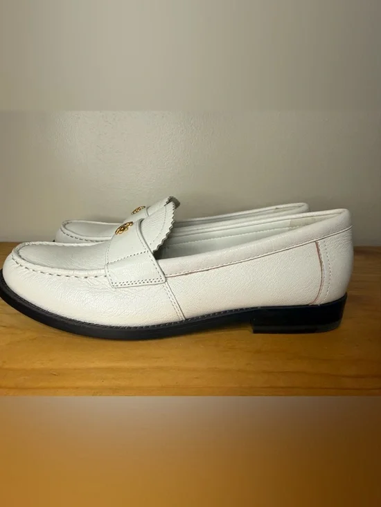 Tory Burch | Classic Slip On Double T Scalloped Leather Loafer in New Ivory 7.5 - Picture 7 of 13